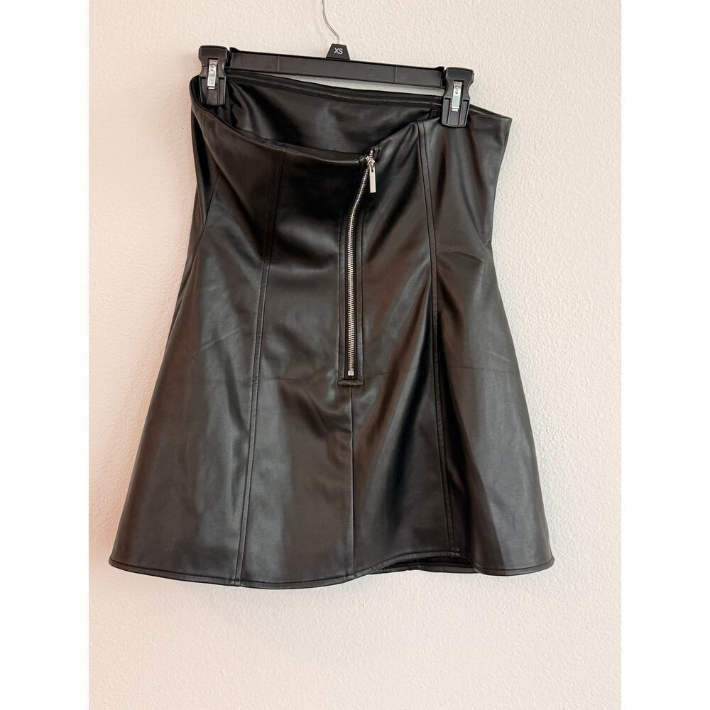 WeWoreWhat Strapless Faux Leather Top - Size 6 - Picture 3 of 9
